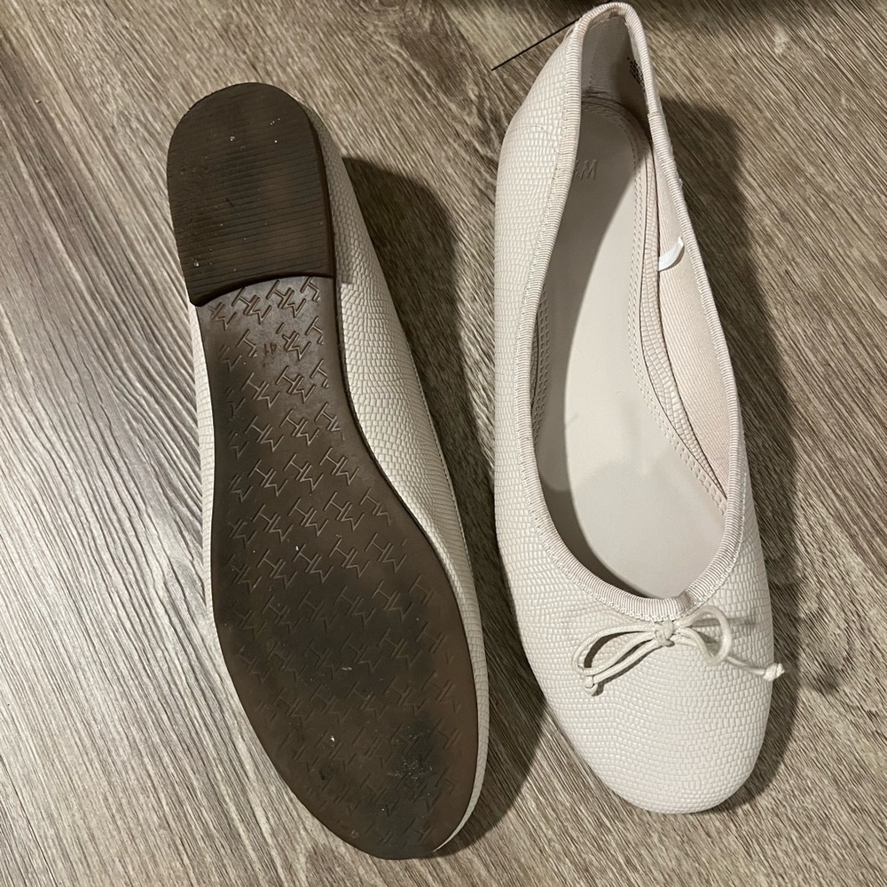 H&M Cream Textured Flats - Picture 5 of 6